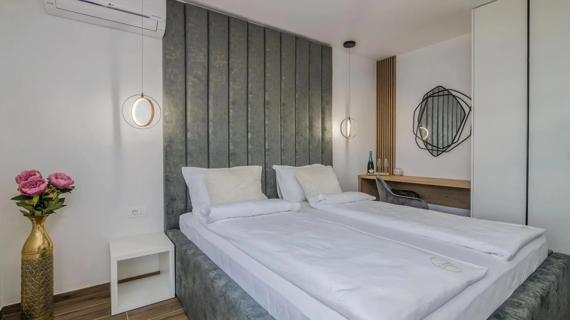 Villa Divina With Heated Pool Krk Town