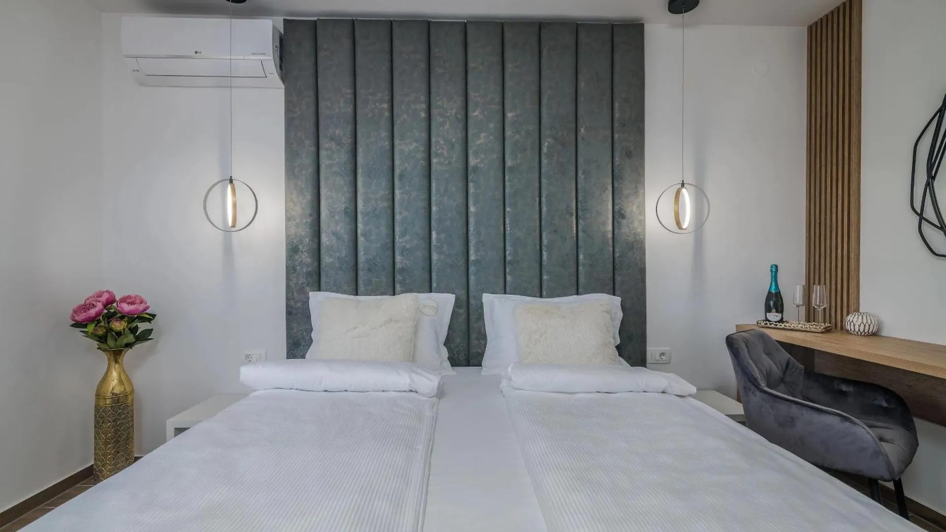 Villa Divina With Heated Pool Krk Town