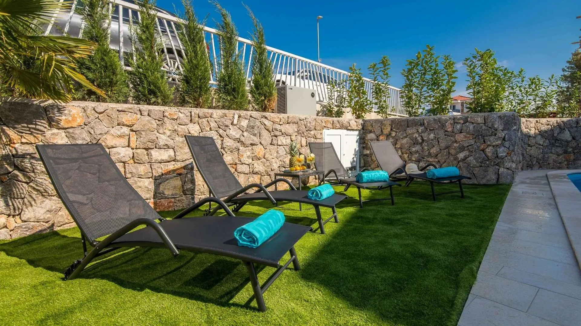 Villa Divina With Heated Pool Krk Town