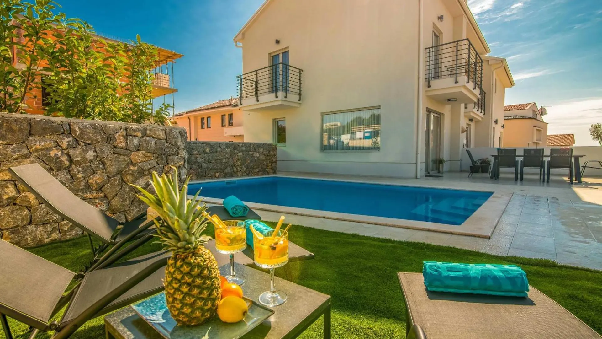 Villa Divina With Heated Pool Krk Town